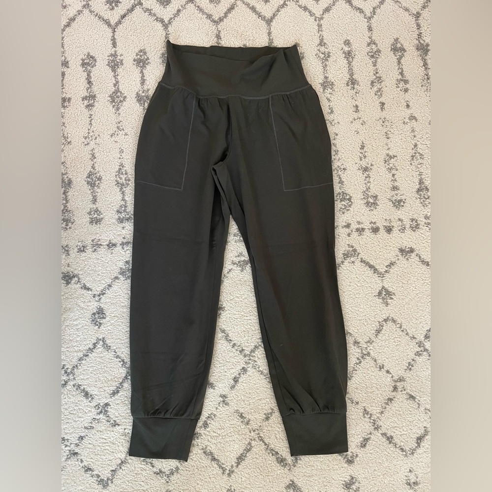 Athleta Salutation Jogger - Olive (SP)